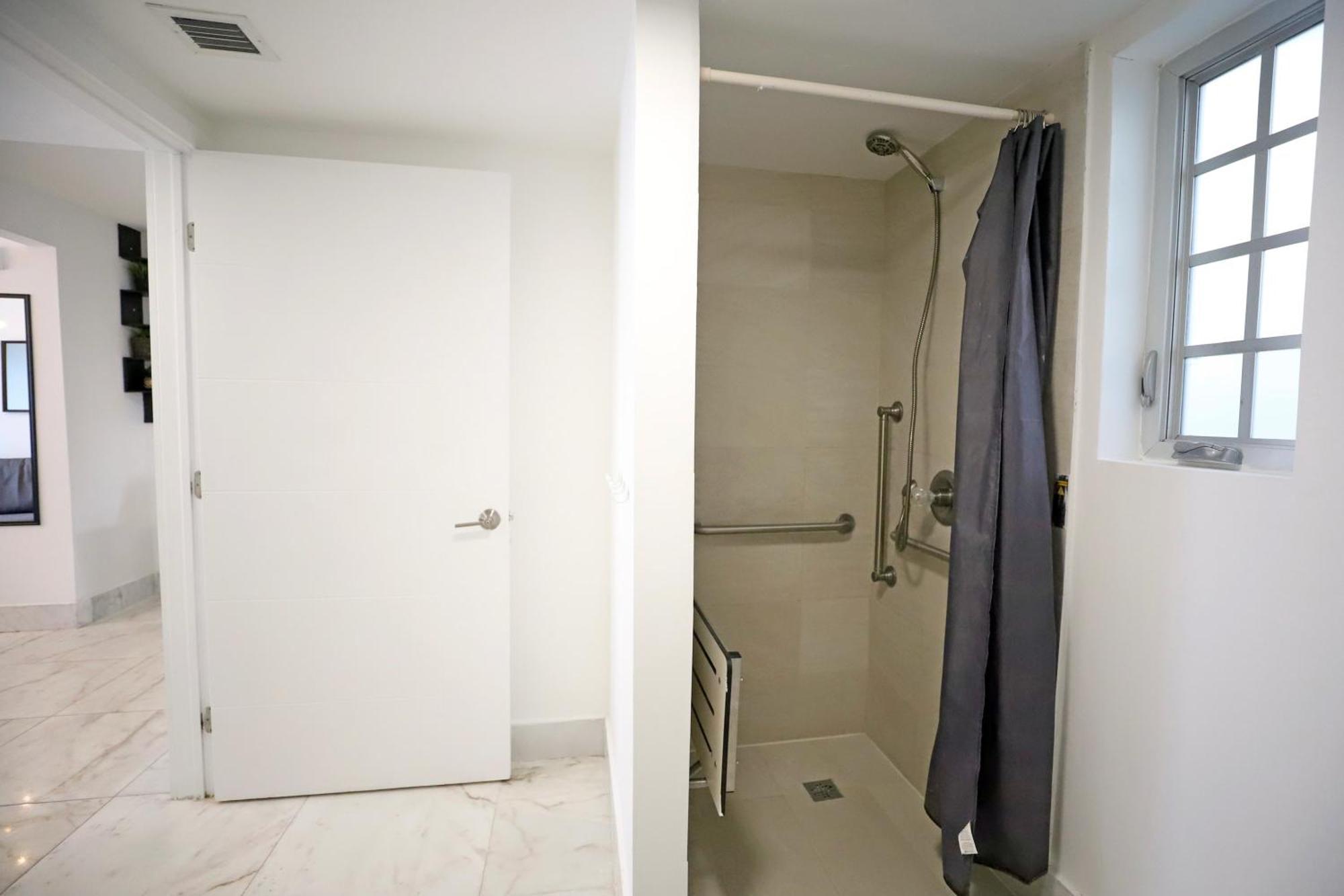 South Beach 2 Bedroom Family Pet Friendly Apartment With Free Parking On Premise 마이애미 비치 외부 사진