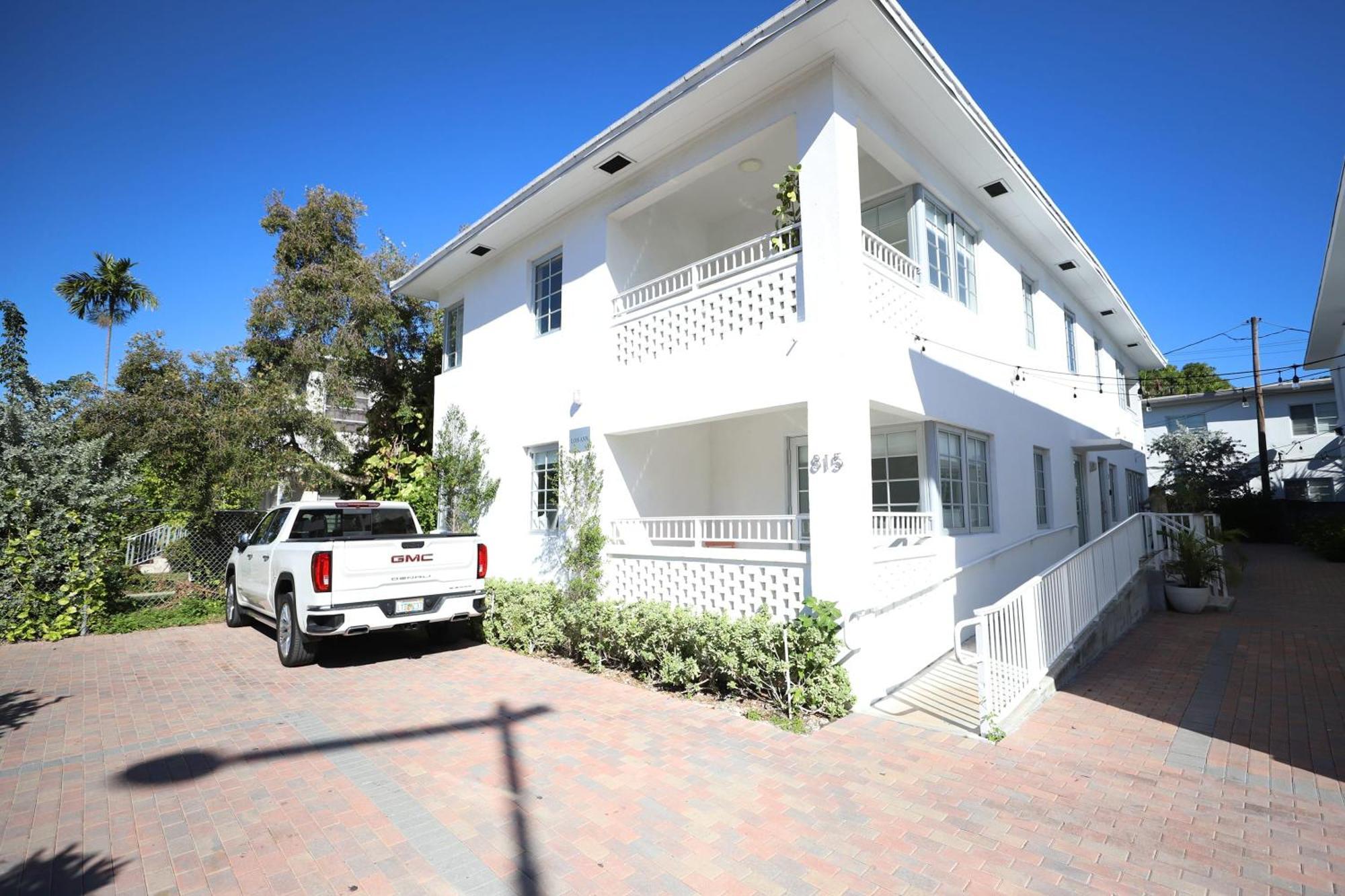 South Beach 2 Bedroom Family Pet Friendly Apartment With Free Parking On Premise 마이애미 비치 외부 사진